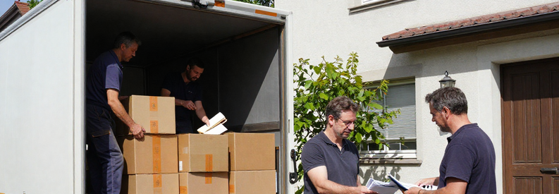 Tarifs Demenagement Renens Estimation Professionnels Trois étapes illustrant les tarifs d'un déménagement à Renens : volume, chargement et accord client